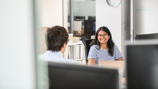 本图片展示了网络研讨会 “基于模型的敏捷软件开发与敏捷模型测试” 的封面。