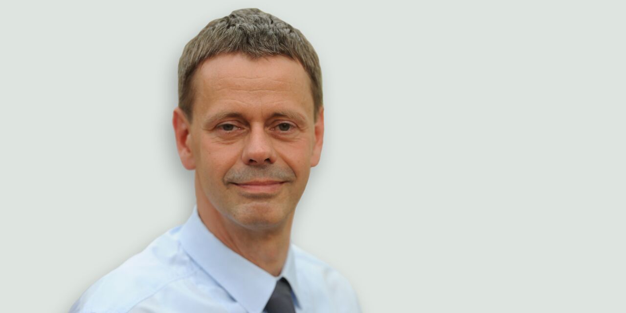 本图片是Prof. Dr. Mirko Conrad的肖像照。