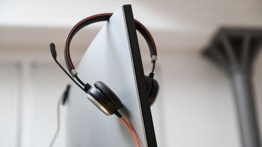 Dieses Bild ist ein Thumbnail, das für das Webinar How To Bring Stateflow Under Control with Modeling Guidelines verwendet wird.