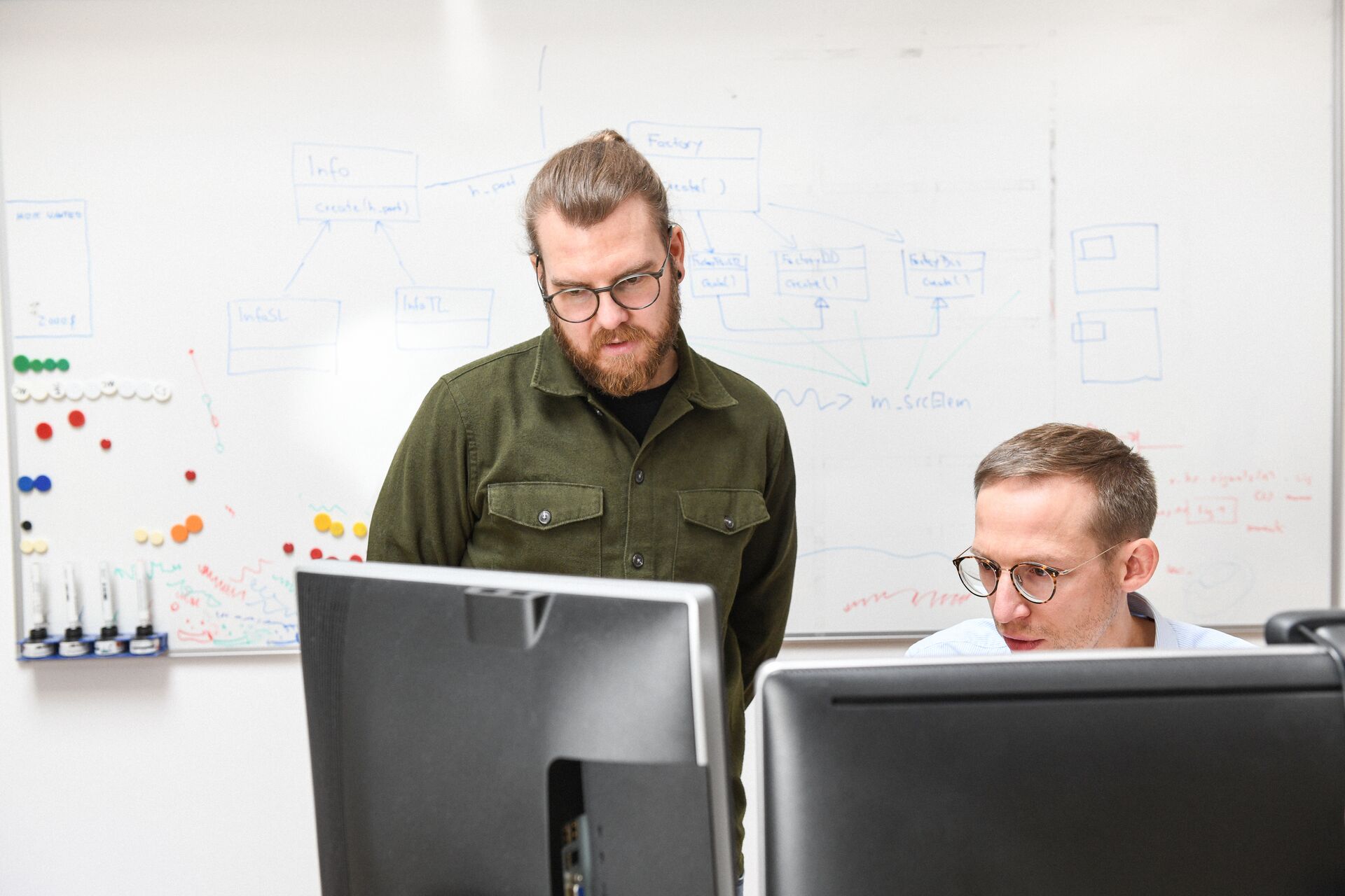 This image is a thumbnail used for the overview page for the Discover Static Model Testing with MXAM course.