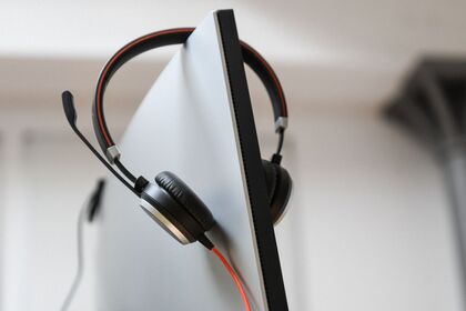 Dieses Bild ist ein Thumbnail, das für das Webinar How To Bring Stateflow Under Control with Modeling Guidelines verwendet wird.